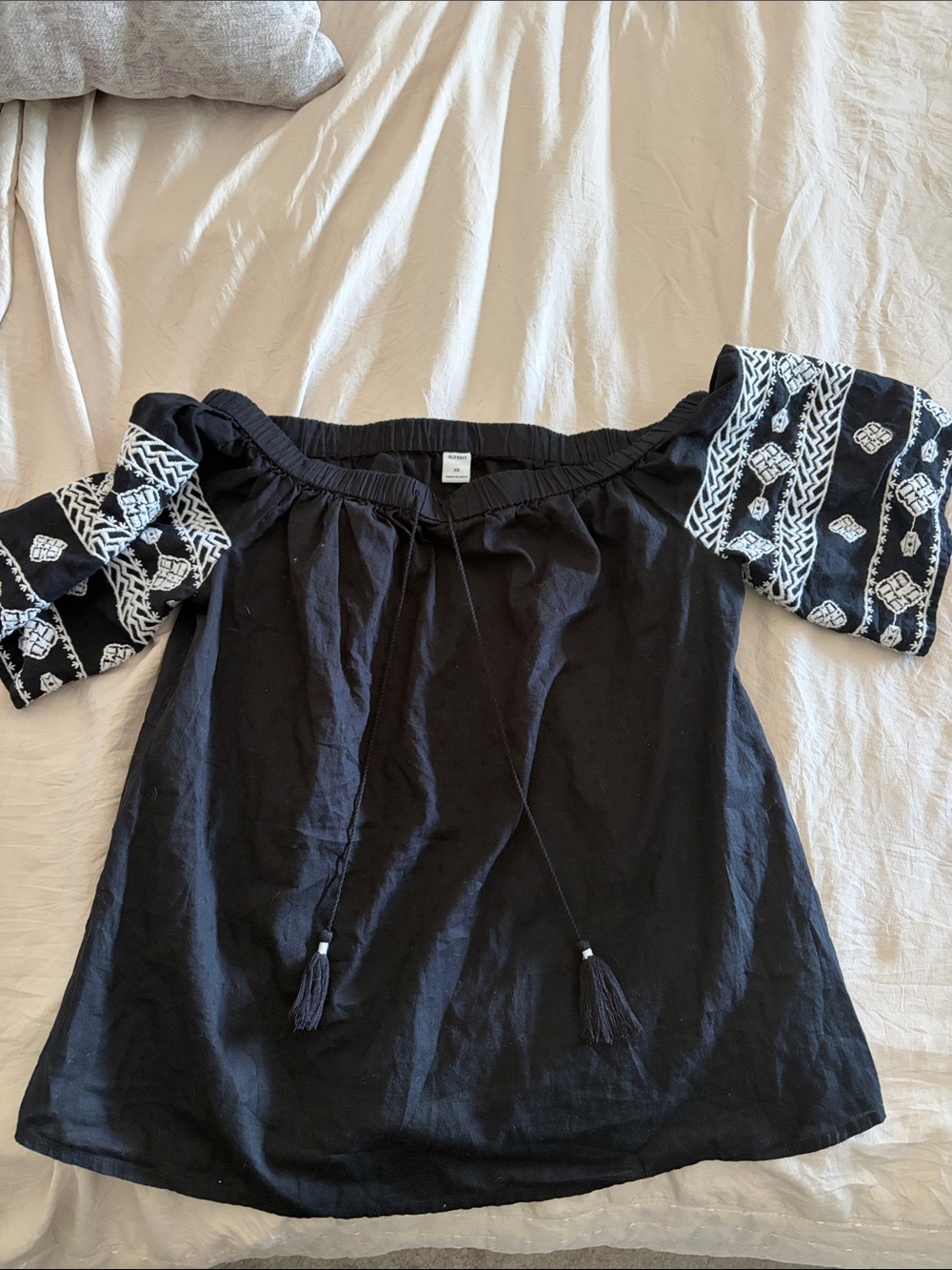 Old Navy Black Off-Shoulder Embroidered-Sleeve Top